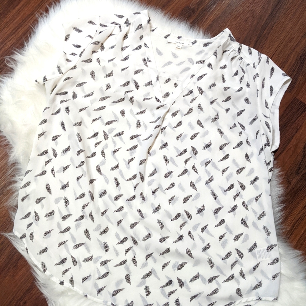 Feather Dress Shirt / XLrg / New Condition